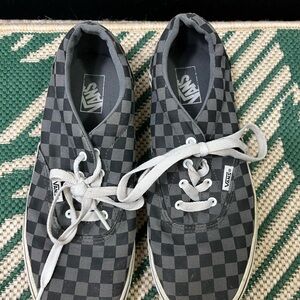 Vans>Youth 6 Checkered Classic Sneakers